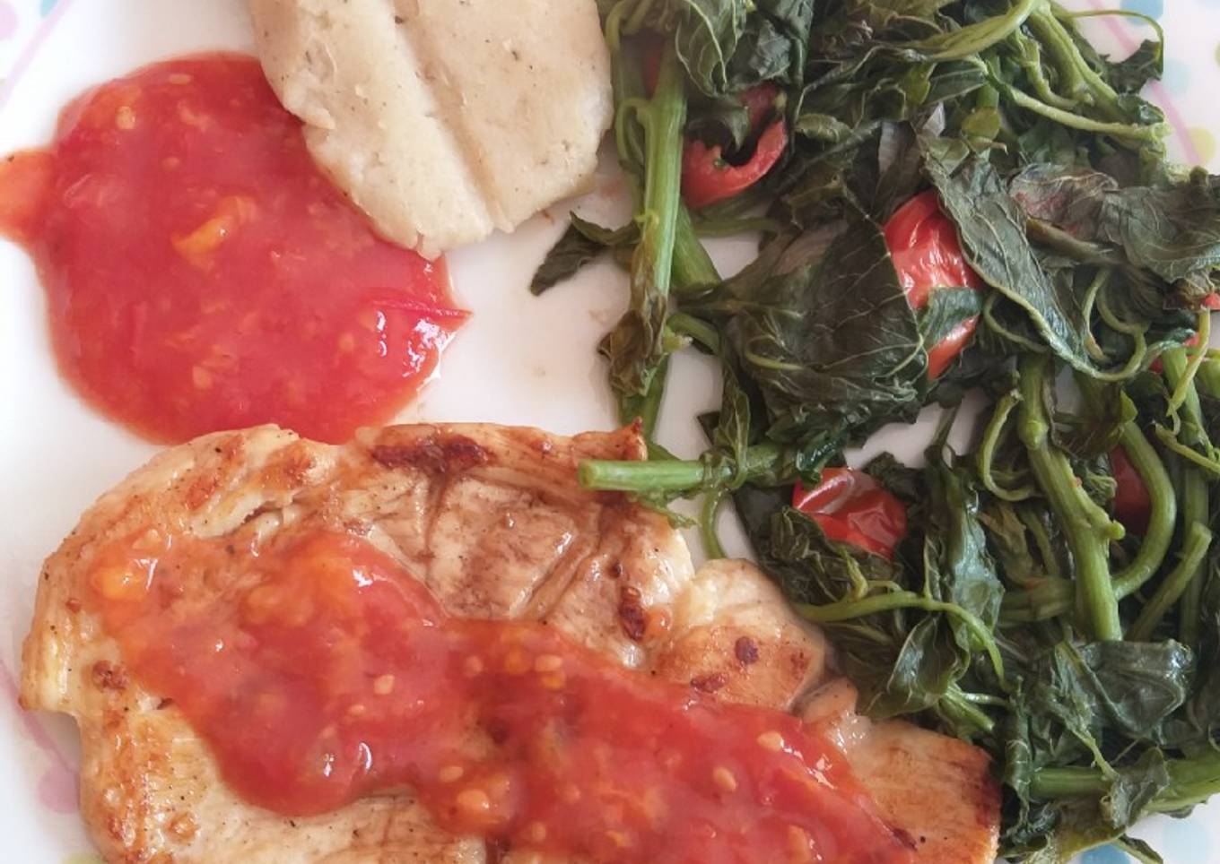 Pechuga de pollo a la plancha... hierbas al vapor y tamalitos,!¡!