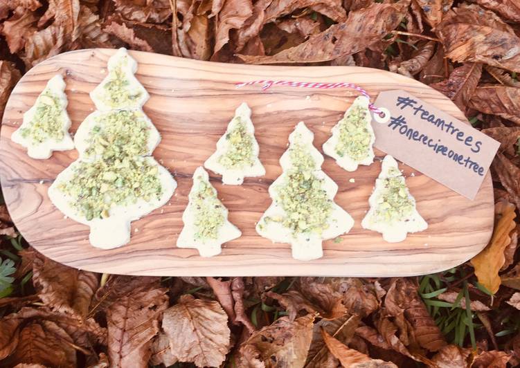 Steps to Make Award-winning Vegan Tree biscuits with pistachio crumb 🌱🌲