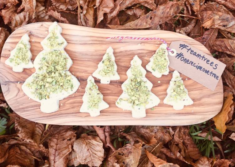 Vegan Tree biscuits with pistachio crumb đąđ˛