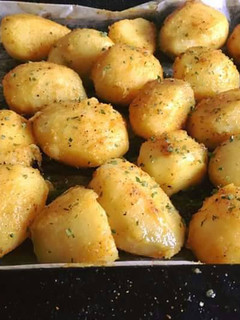 A picture of Roasted potatoes.