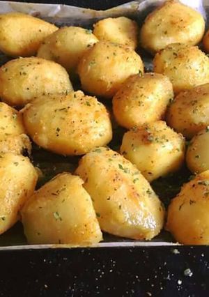 A picture of Roasted potatoes.