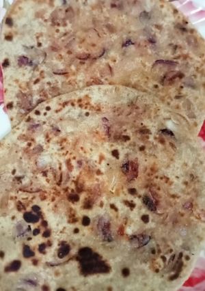 प्याज का पराठा (Pyaz ka paratha recipe in hindi) रेसिपी मुख्य फोटो