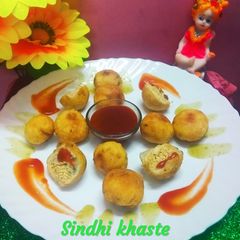 A picture of Sindhi Khaste.