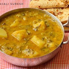A picture of Aloo Methi gravy !!.