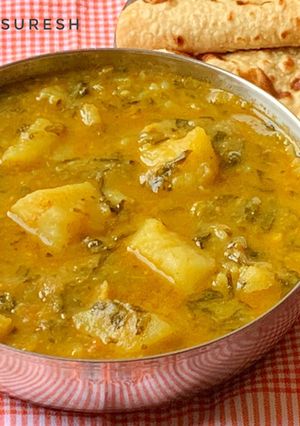 A picture of Aloo Methi gravy !!.