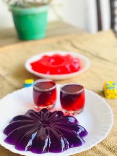 A picture of Blueberry and raspberry Jelly.
