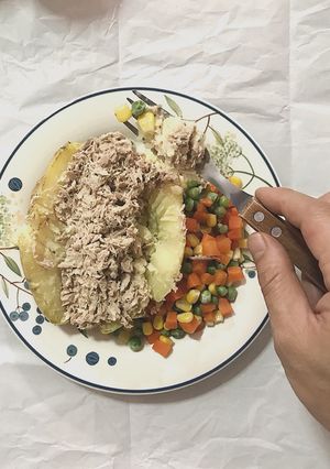 รูปของ Jacket potato with tuna mayo’ มันฝรั่งอบไมโครเวฟใส่ทูน่า