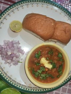 पावभाजी (paavbhaji recipes in marathi) रेसिपी चे मुख्य फोटो