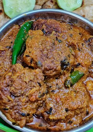 A picture of Moli ke kofte/Moli kofta Curry.