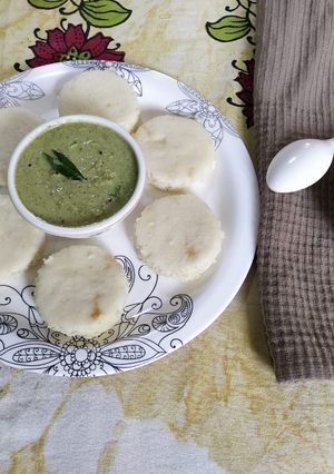 इडली-सांभर चटनी (Idli sambar chutney recipe in hindi) रेसिपी मुख्य फोटो