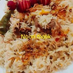 A picture of Beef yakhnipulao.