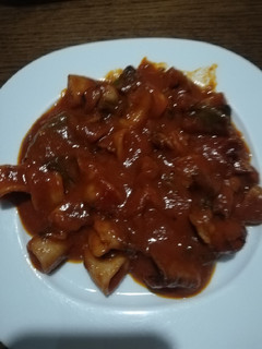 Una foto de Calamares con tomate