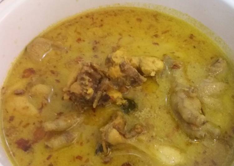 Resep Opor Ayam Kuning Tanpa Santan (Pakai Susu) oleh mommykental - Cookpad
