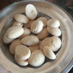 A picture of Nutmeg flavour nankhatai.