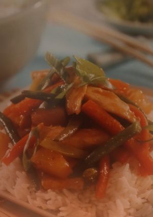 A picture of Sweet & Sour Chicken + Veggies.