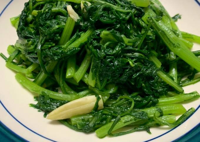 蒜炒山茼蒿食譜與作法by 恐龍媽媽下廚記 Cookpad