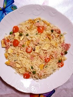 Una foto de Arroz tres delicias casero