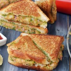 Aaloo sandwich A picture of Aaloo sandwich.