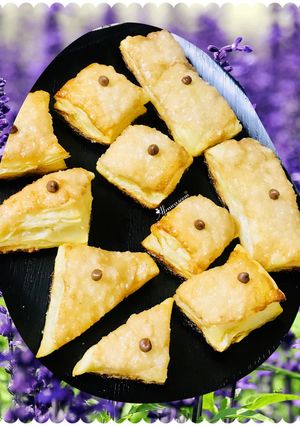 A picture of Cinnamon puff pastry bites.