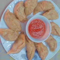 A picture of Momos.