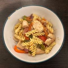 A picture of Chicken and Peppers pasta.