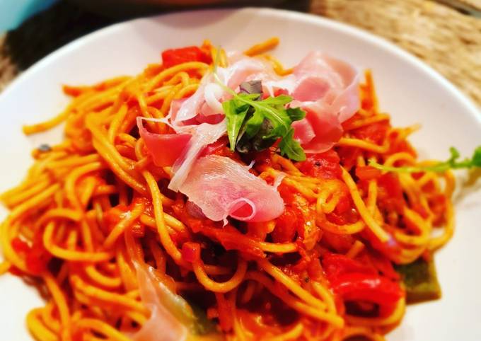 Pasta in Paprika-Tomaten-Soße Rezept von Tamira Genussvoll - Cookpad