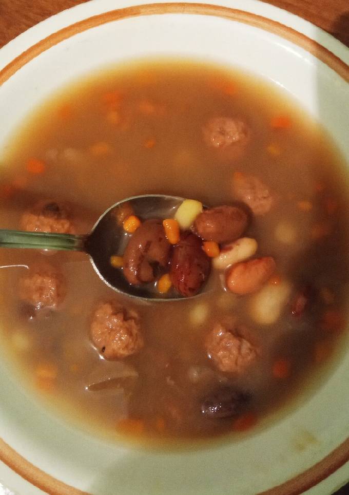 Суп з фрикадельками та квасолею🍲