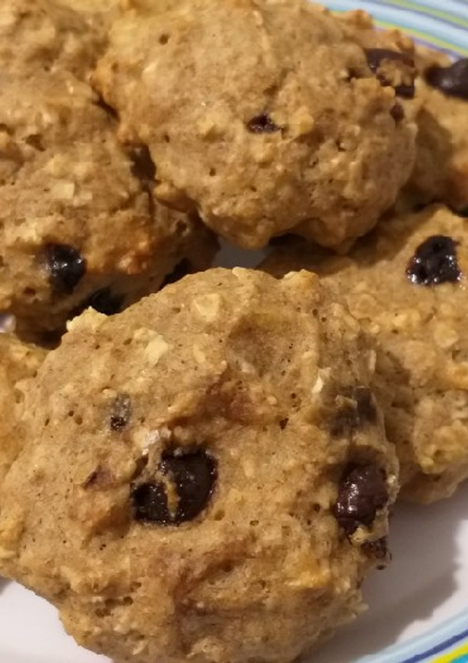 Una foto de Galletitas integrales de banana y chips (fáciles y rápidas 👏👏)
