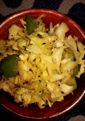 કોબીજ નો સંભારો(Cabbage Sambharo Recipe in Gujarati) રેસીપી મુખ્ય ફોટો