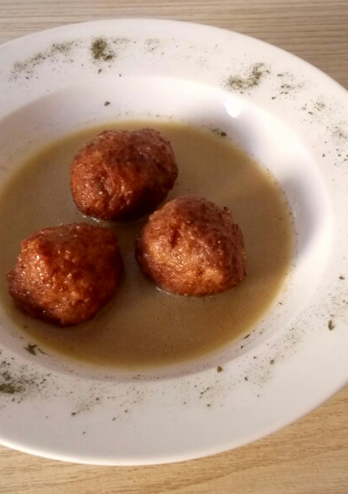 Una foto de Albóndigas en salsa de almendras