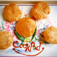 A picture of Ajwain Poori.