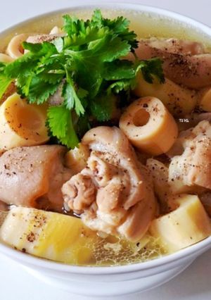 Hình của món GIÒ HEO hầm măng tươi.