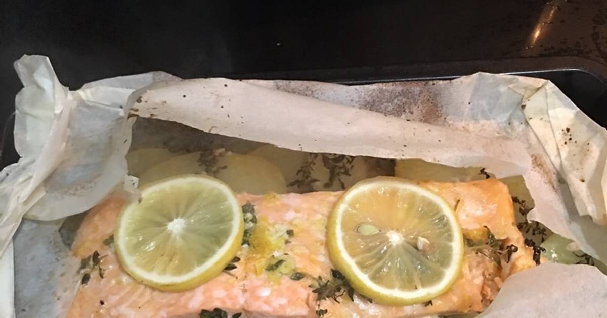 Parchment garlic butter with thyme salmon Recipe by malcolm Cookpad