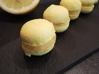 Macarons au lemon curd