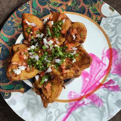 A picture of Paneer Leaf Shape Chaat.