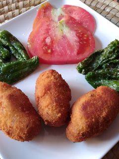 Una foto de Croquetas de carne y champiñones