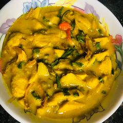 A picture of Shutki diye taro (dried fish with a root vegetable).