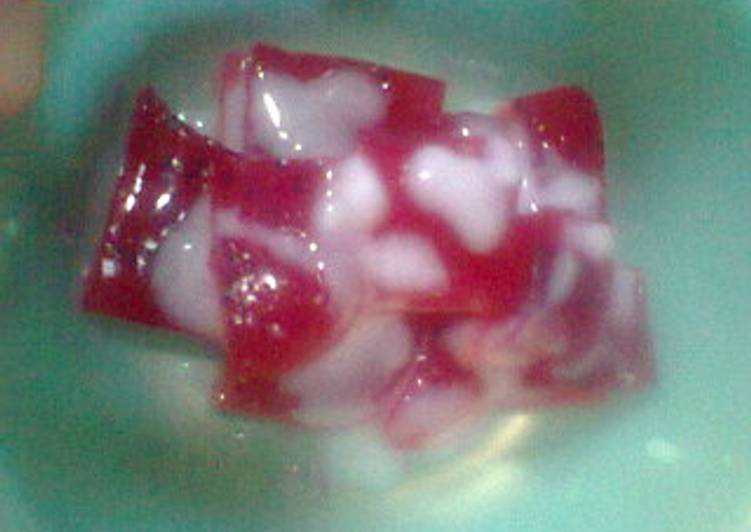 AGAR-AGAR BUAH NAGA SAUS SUSU