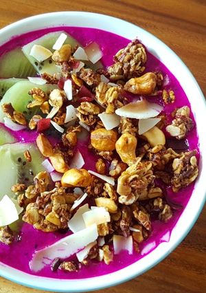 Foto resep Dragonfruit Smoothie Bowl