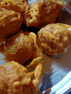 બટેટા વડા (Bateta Vada Recipe In Gujarati) રેસીપી મુખ્ય ફોટો