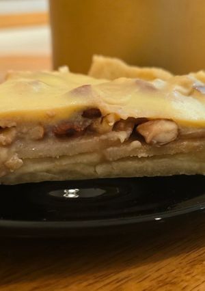 Una foto de Tarta de peras y frutos secos