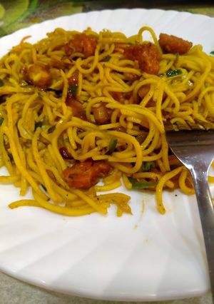 A picture of Singapuri noodles.