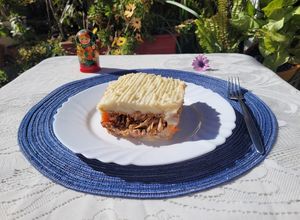 Una foto de Pastel de bondiola braseada