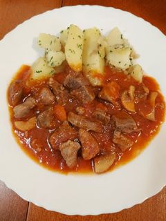 Bográcsban főtt lapocka olasz vadász módra recept fotója