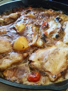Una foto de Pollo con verduritas y salsa de mostaza