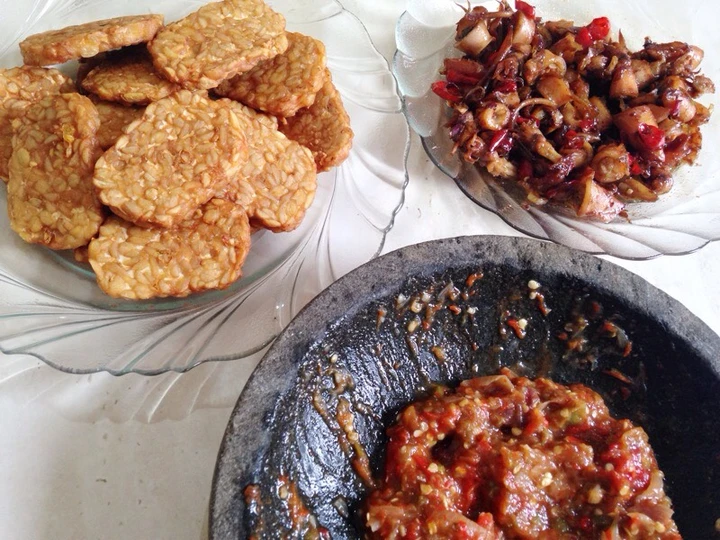 Cara Mudah Menyiapkan Resep  Oseng cumi asin dan sambel kukus yang Menggugah Selera, Lezat Sekali