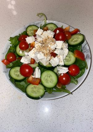 صورة لوصفة سلطة جبنة فيتا ولا اروع 😋