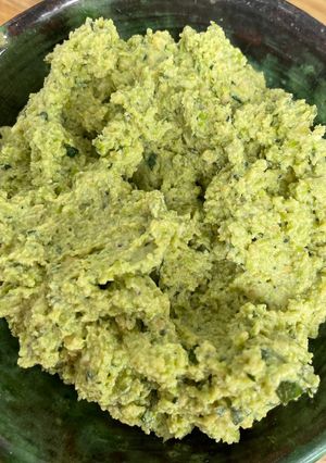 A picture of Broadbean, pea and mint hummus.