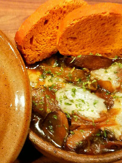 A picture of Mike's French Onion & Mushroom Soup.