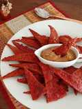 বীটরুট টরটি লা চিপস (beetroot tortilla chips recipe in Bengali)